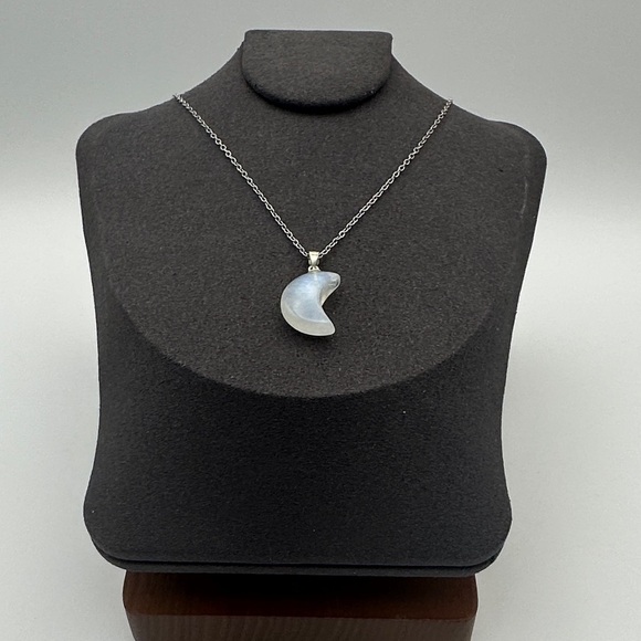 Blue Flash Moon Shaped Moonstone Pendant Necklace on Silver 925 Box Chain - Picture 2 of 14